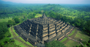 Mengunjungi Serta Menikmati Kemegahan Candi Borobudur Yang Banyak Menarik Minat Para Wisatawan